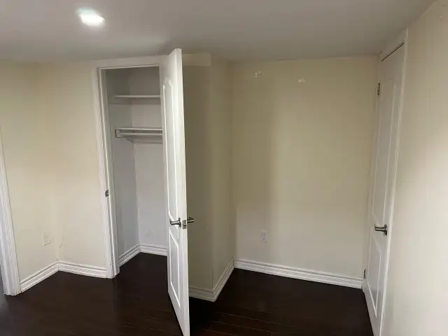 Spacious 2-Bedroom Basement Apartment for Rent - Photo 6