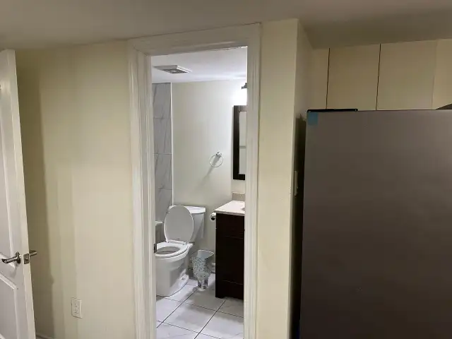 Spacious 2-Bedroom Basement Apartment for Rent - Photo 9