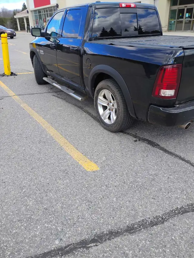 $7000$ 2014 RAM SPORT 4X4 - Photo 2