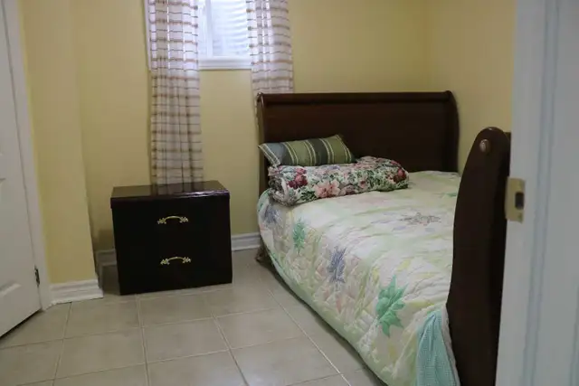 Modern 3-Bedroom Legal Basement Suite in Prime Brampton - Photo 3