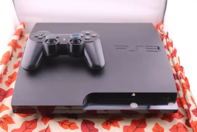 PlayStation 3 (PS3) Slim Console w/ 1  Controller (#43536) - Photo 2