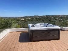 SATURN HOT TUB FOR SALE