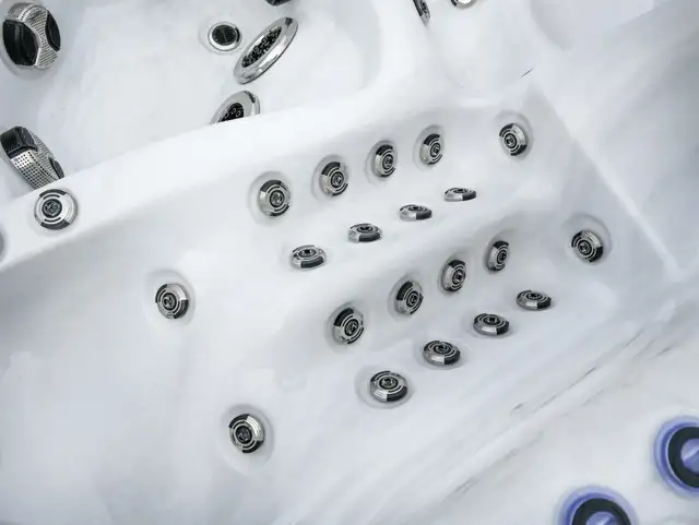 SATURN HOT TUB FOR SALE - Photo 5