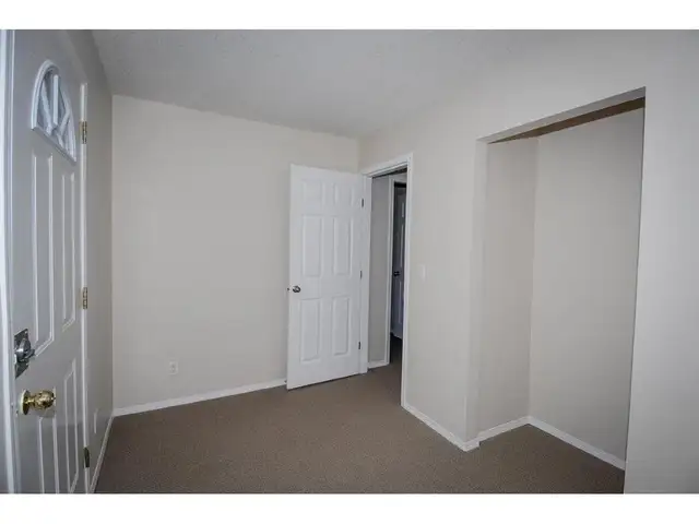 Pineridge 2 bedroom legal bsmt suite,sep entranc$1100/m  40% UT - Photo 4