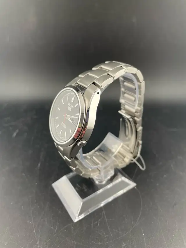 SEIKO 5 Automatic Watch Like New - Photo 2