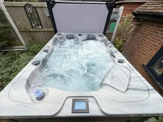 3 Seat Therapy Hot Tub For Sale - Photo 2