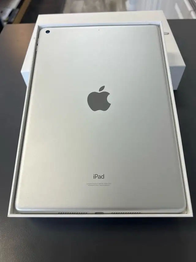 IPad 9th Gen 64GB with Box - Photo 4