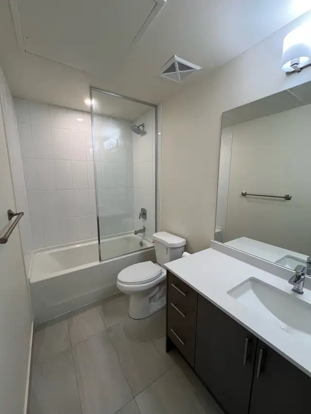 1 BED 2 BATH VAUGHAN MILLS FURNSIHED UPGRADED! - Photo 4