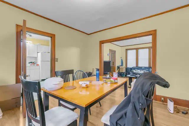 Brick 2StoreyHome with Garage Big 6Bed 3Bath For Sale in Windsor - Photo 4