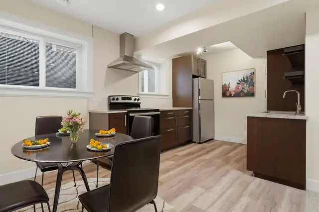 Bright and well-designed two-bedroom suite - Photo 3
