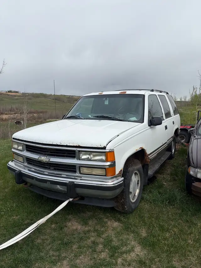 99 Tahoe parts truck