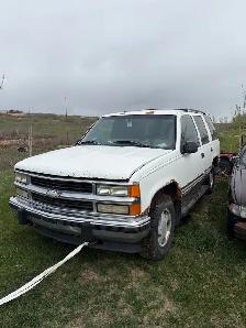 99 Tahoe parts truck