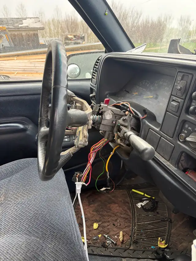99 Tahoe parts truck - Photo 5