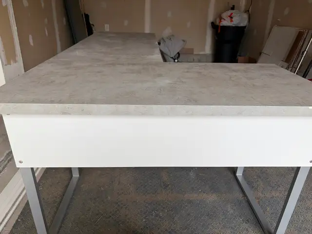 Large office desk - white office chair also available