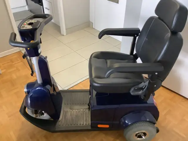 Mobility scooter - Photo 2