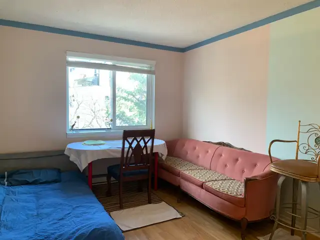 Short-term Large Ensuite Room Renting - Photo 2