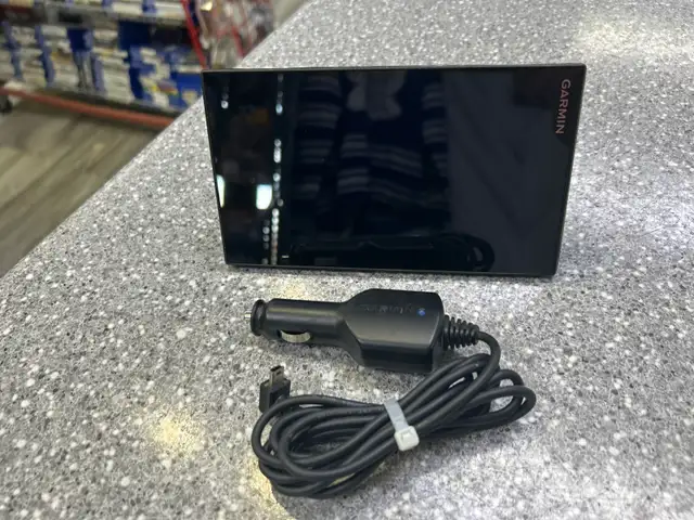 Garmin DriveSmart 65MT 6.95" GPS With Mount