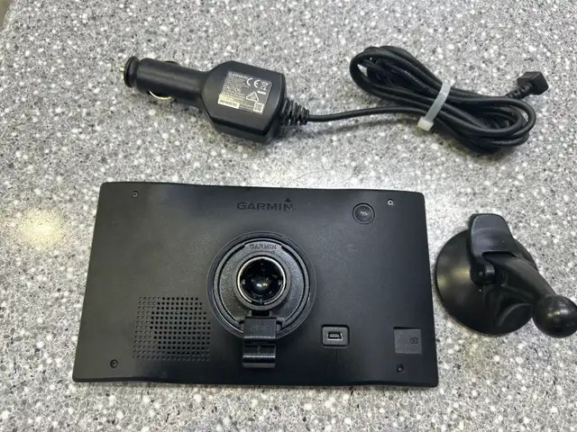 Garmin DriveSmart 65MT 6.95" GPS With Mount - Photo 3