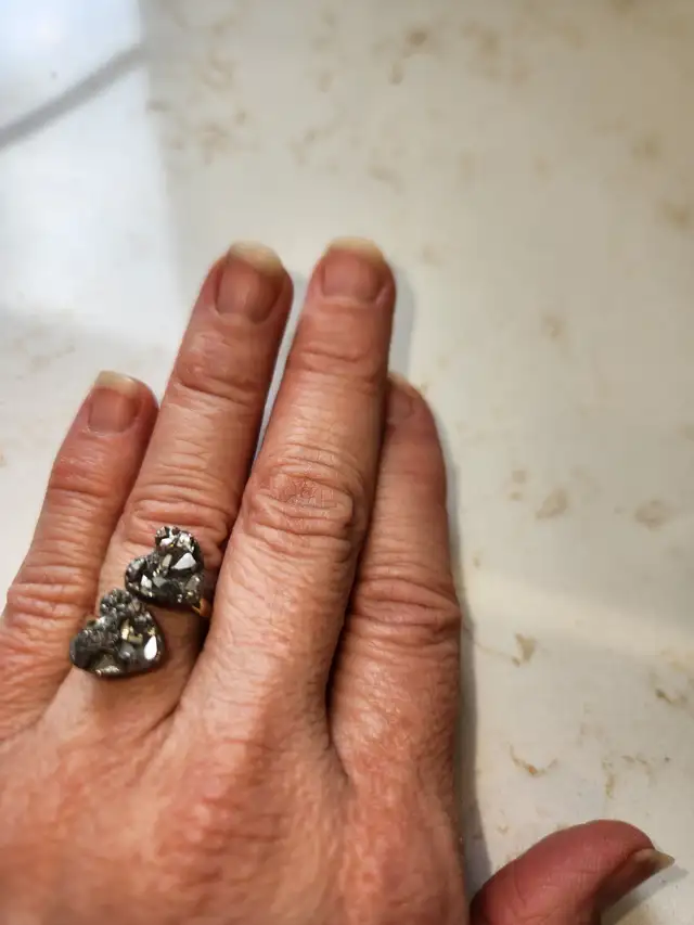 Jolie bague pour femme avec 2 coeurs (6.5)