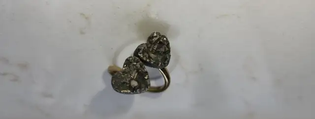 Jolie bague pour femme avec 2 coeurs (6.5) - Photo 3