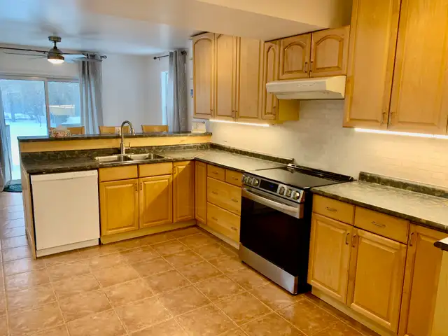 4 Bedroom Detached Home in Prime Etobicoke Location - Photo 3