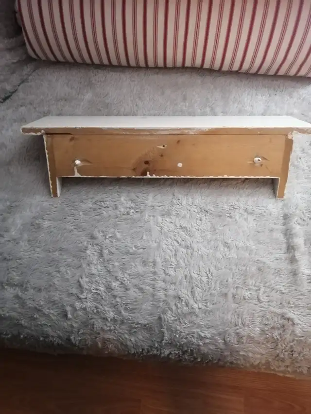 White shelf - Photo 2