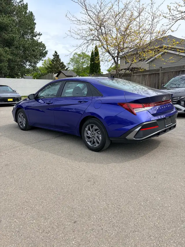 2024 Hyundai Elantra Preferred IVT - Photo 3