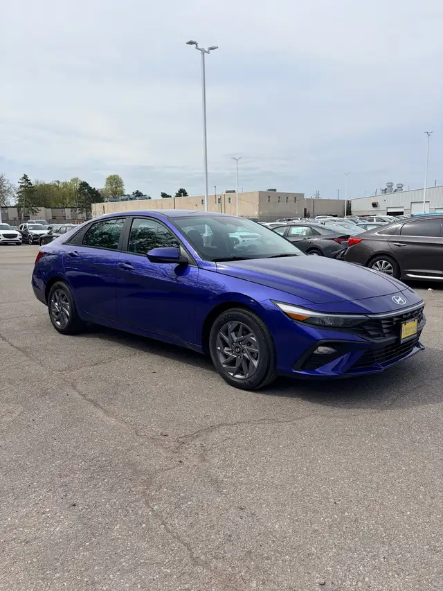 2024 Hyundai Elantra Preferred IVT - Photo 4