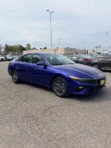 2024 Hyundai Elantra Preferred IVT - Photo 4