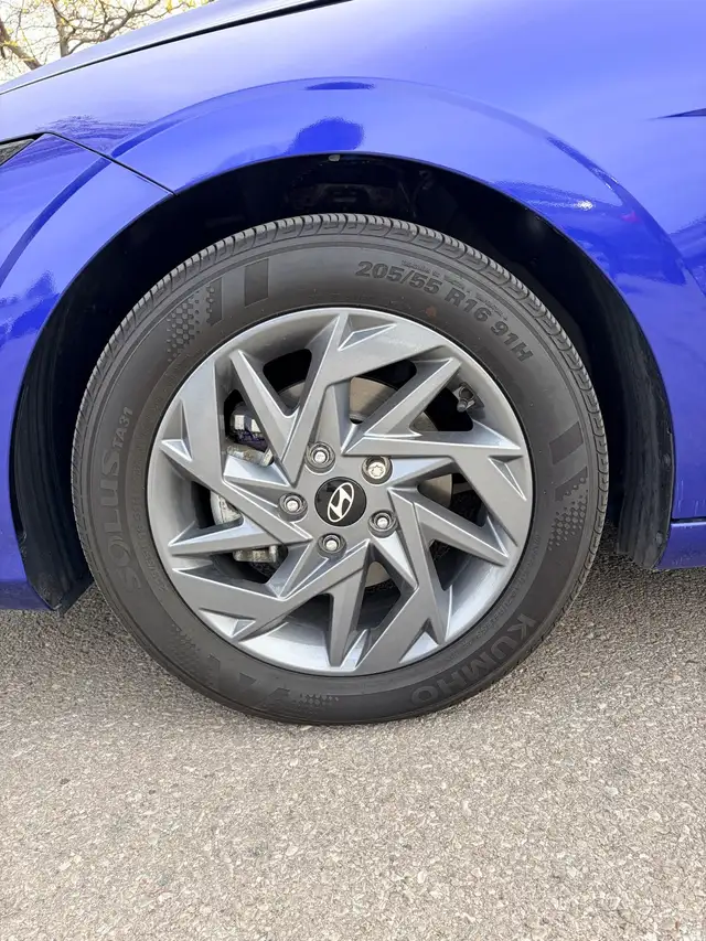 2024 Hyundai Elantra Preferred IVT - Photo 6