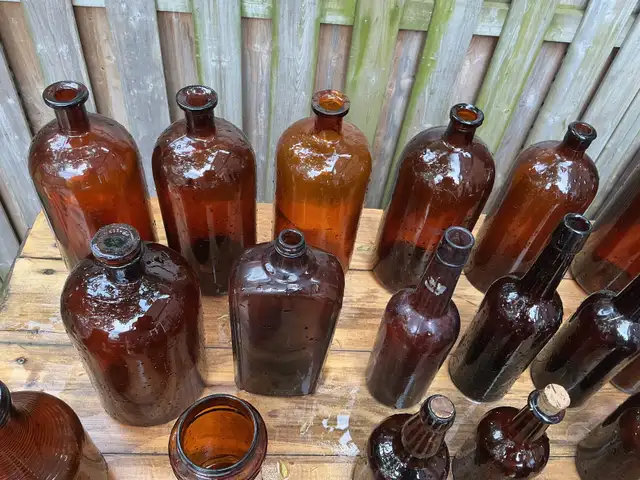Antique Amber Glass Bottles ! - Photo 2