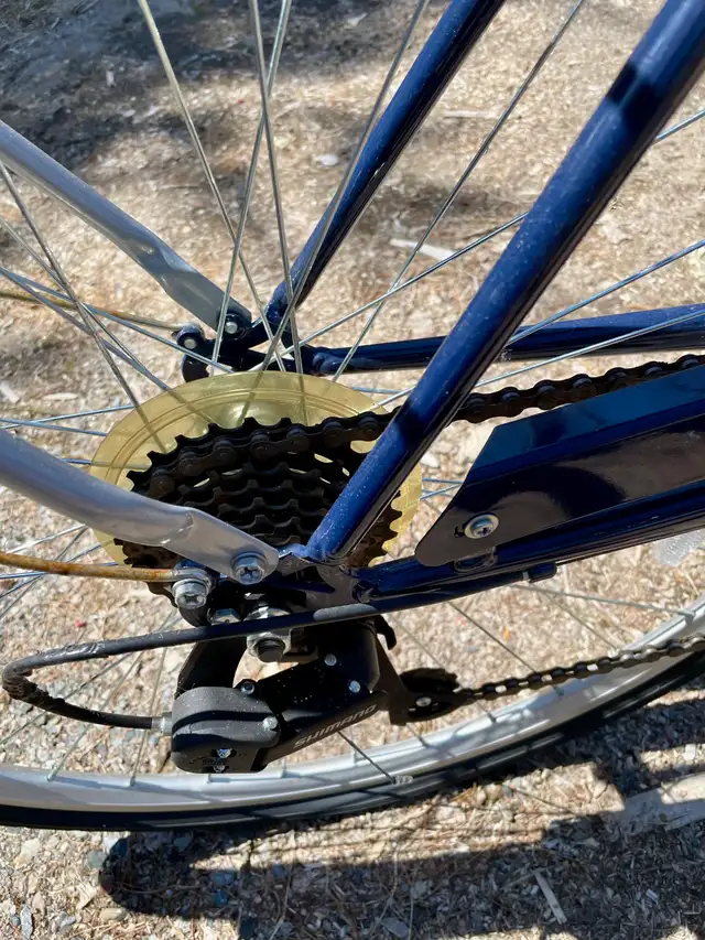 Two adult size CCM bicycles - Photo 4