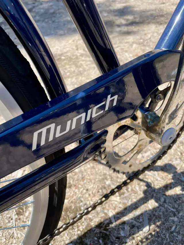 Two adult size CCM bicycles - Photo 7