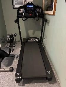 Horizon folding treadmill 7.0 AT