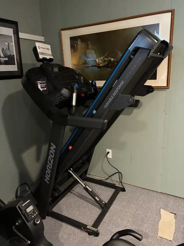 Horizon folding treadmill 7.0 AT - Photo 4