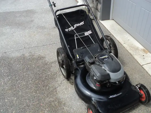 AWESOME MOWER! Briggs & Stratton 22' MOWER - Photo 4