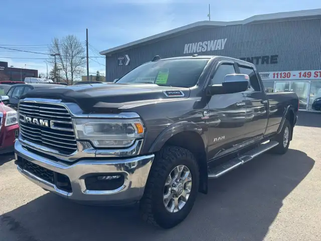 2022 RAM 3500 LARAMIE 4X4 / 8 FT BOX / ONE OWNER ACCIDENT FREE