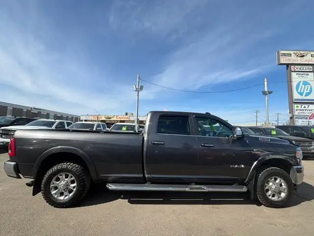 2022 RAM 3500 LARAMIE 4X4 / 8 FT BOX / ONE OWNER ACCIDENT FREE - Photo 6