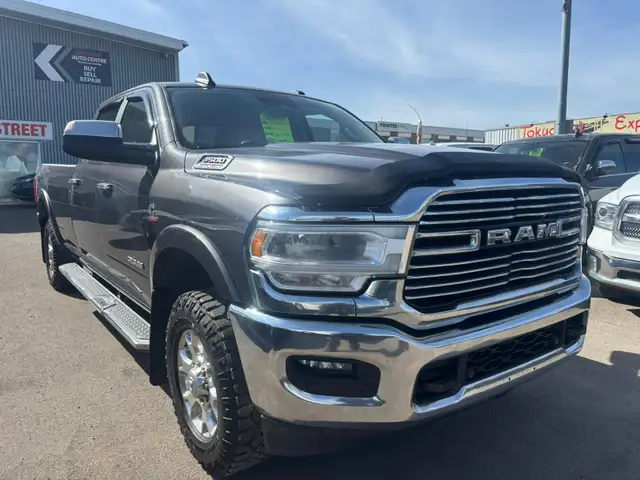 2022 RAM 3500 LARAMIE 4X4 / 8 FT BOX / ONE OWNER ACCIDENT FREE - Photo 7