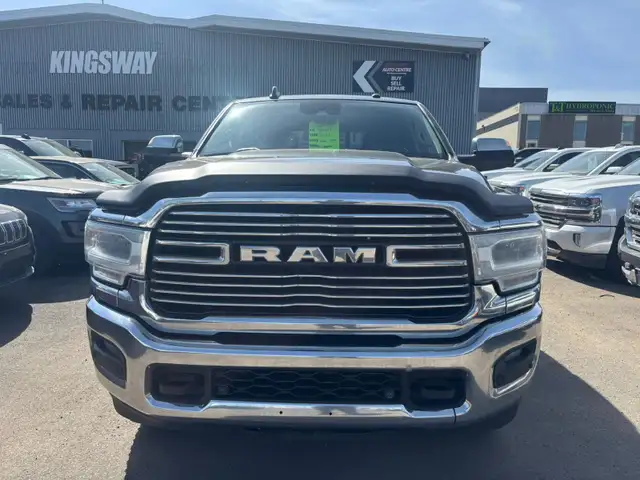 2022 RAM 3500 LARAMIE 4X4 / 8 FT BOX / ONE OWNER ACCIDENT FREE - Photo 8