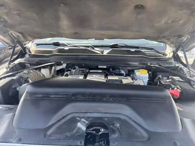 2022 RAM 3500 LARAMIE 4X4 / 8 FT BOX / ONE OWNER ACCIDENT FREE - Photo 9