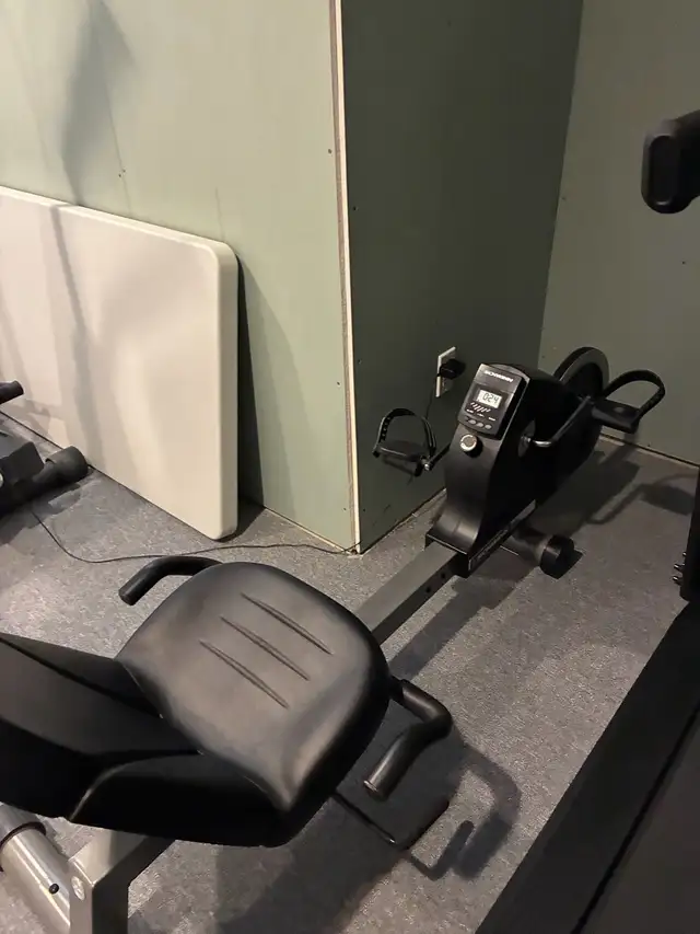 Schwinn exercise Bike used excellent condition - Photo 2