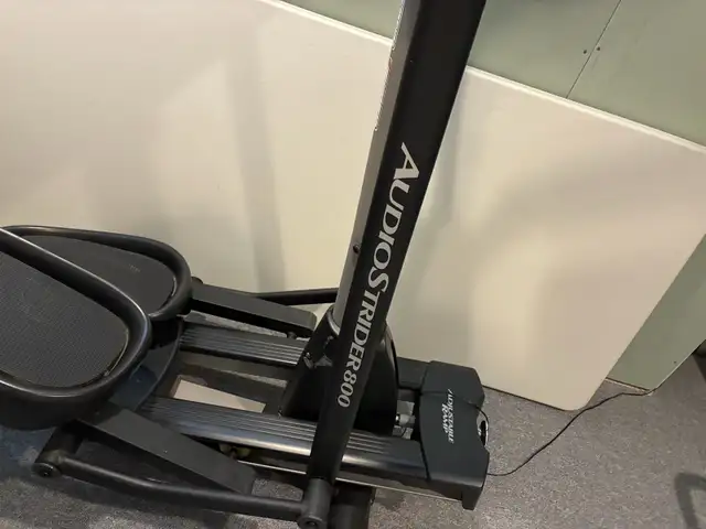 NordicTrack folding AudioStrider 800 - Photo 2