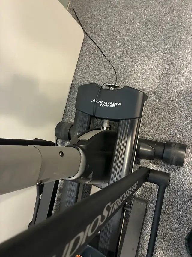 NordicTrack folding AudioStrider 800 - Photo 3