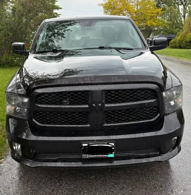 2018 Ram 1500 Express  5.7 hemi 6 speed auto Needs work - Photo 3