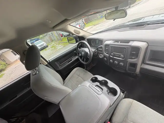 2018 Ram 1500 Express  5.7 hemi 6 speed auto Needs work - Photo 6