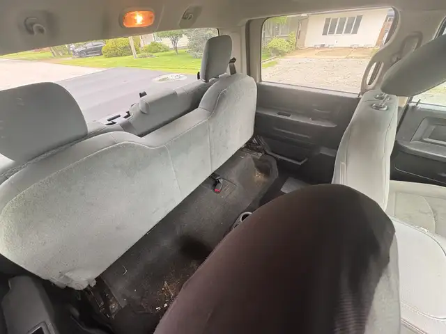2018 Ram 1500 Express  5.7 hemi 6 speed auto Needs work - Photo 7