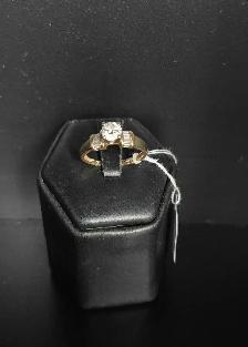 SZ 6 Ladies 14k Gold diamond ring (23820061)