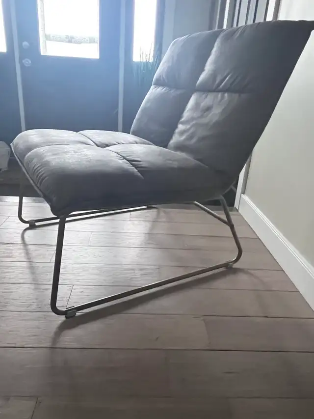 Accent Chair - Photo 3