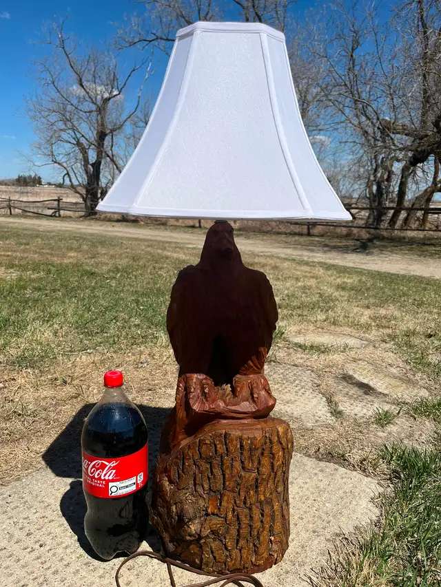 Beautiful Carved eagle lamp - Photo 4